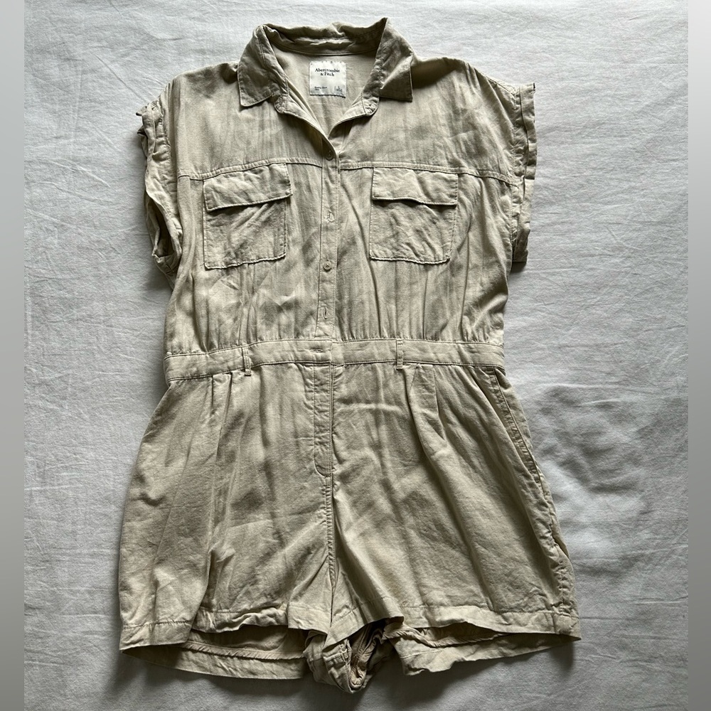 Abercrombie Button Down Linen Blend Romper Size Large.